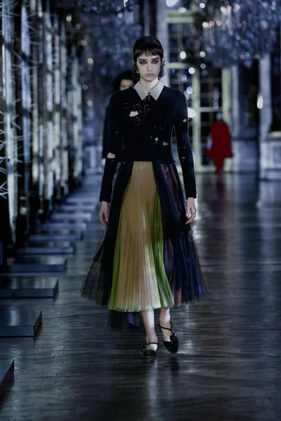 Look 37